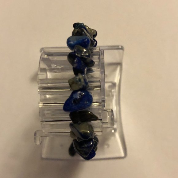 Natural Chip Stones Stretch Bracelet - Picture 3 of 4